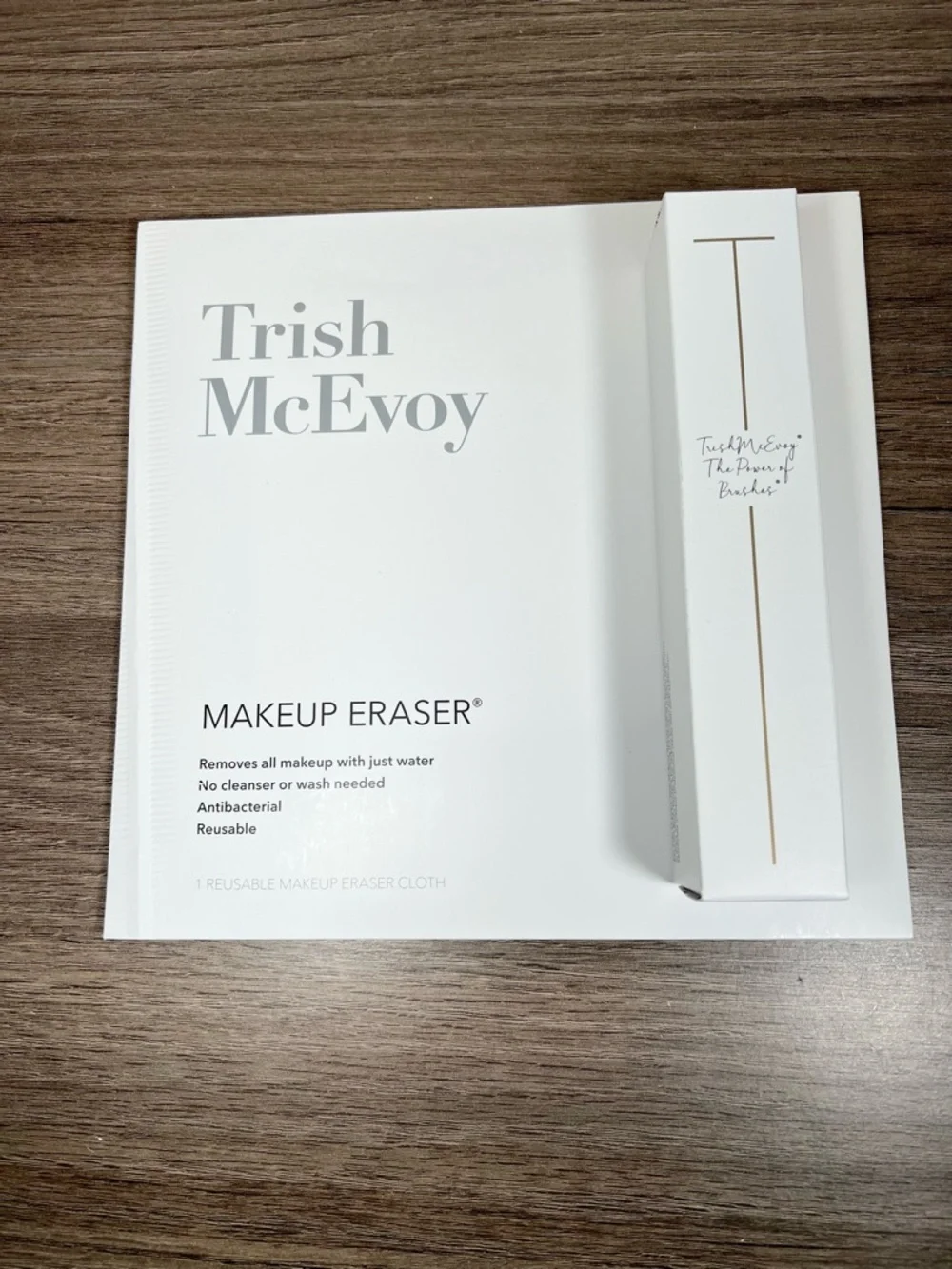 Trish McEvoy Makeup Eraser Cloth & Mini Fan Brush 63